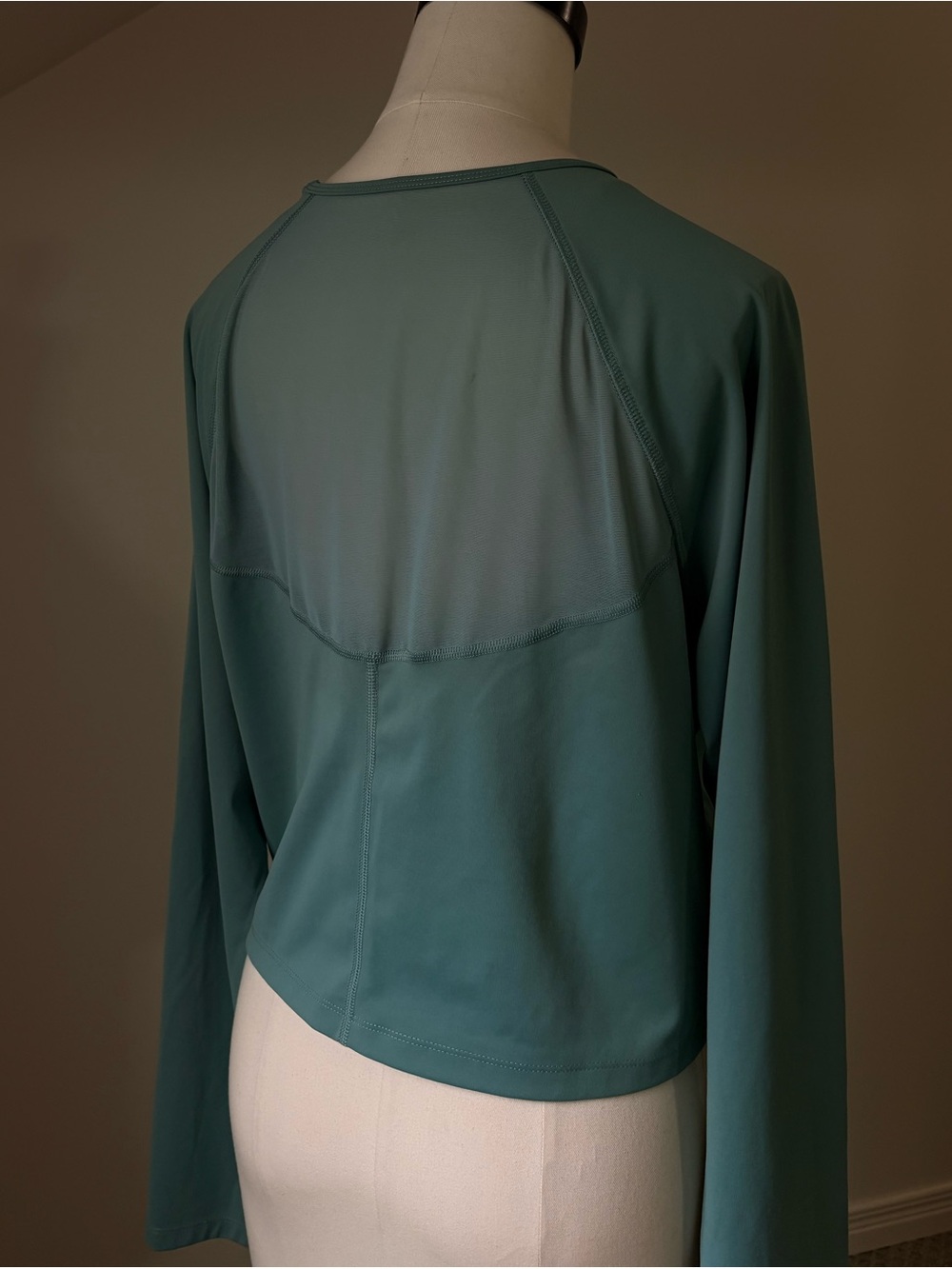 Athletic Long-Sleeve w Mesh Back